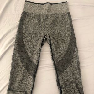 Seamless workout tights